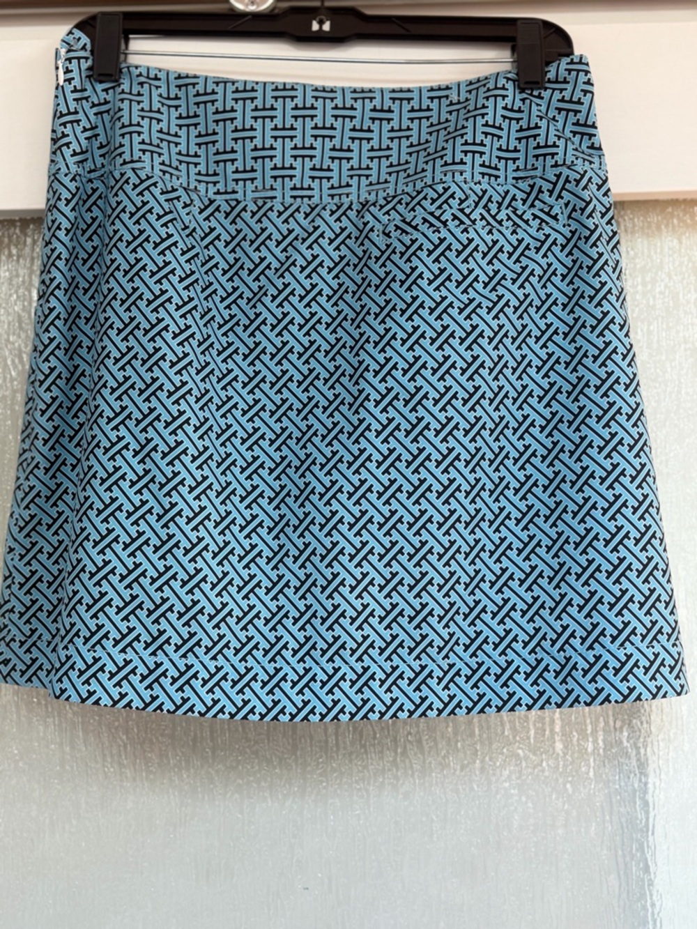 Cutter & Buck Blue and Black Geo-Print golf skort size 4